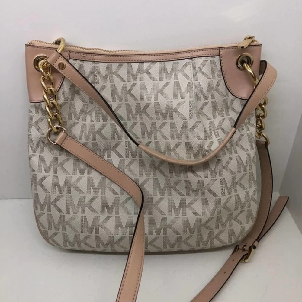 Michael Kors Signature crossbody vanilla purse